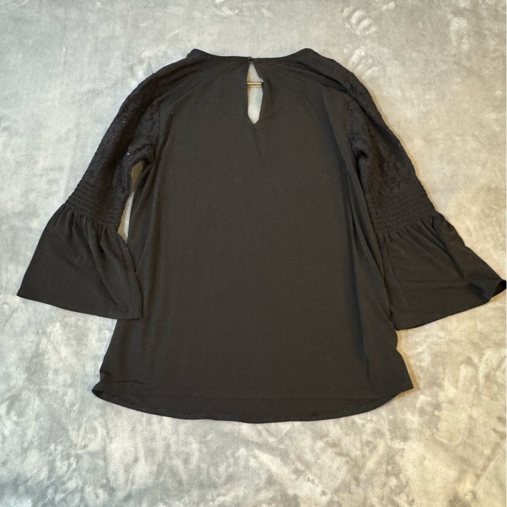 Michael Kors Black Bell Sleeve Blouse
#1277 - Picture 7 of 8